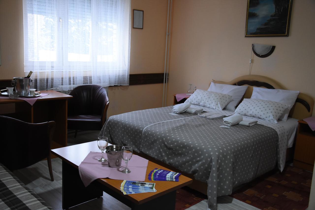 Hotel Duga Novi Sad Exterior photo